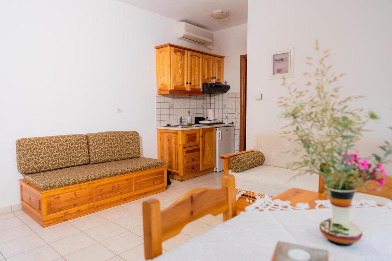 Domus Apartment ดามูคารี ภายนอก รูปภาพ